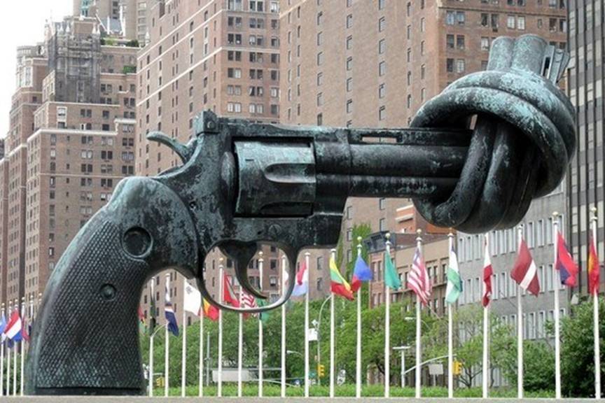 Knotted UN Gun